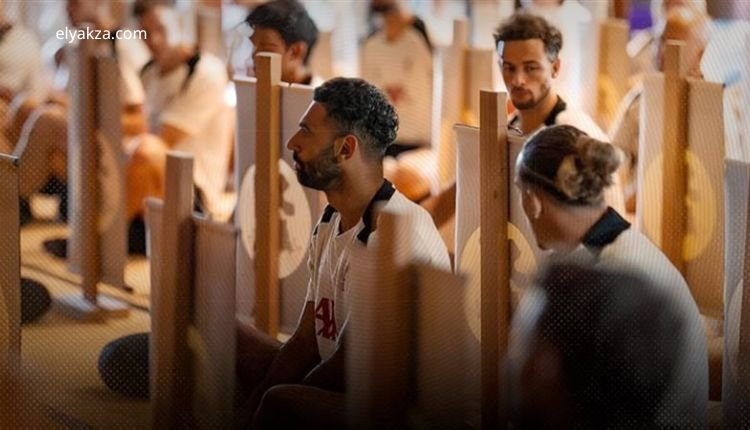 زيارة محمد صلاح لمعبد بوذي