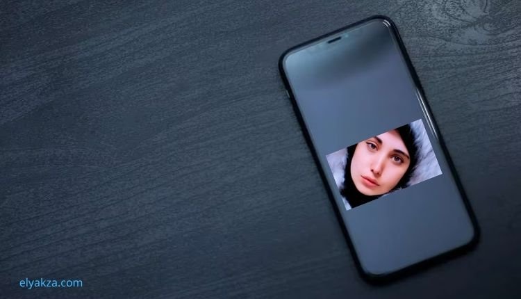 صورة بها هاتف عليه صورة الفتاة دنيا سطايفية ضمن الحديث عن xnxx دنيا سطايفية