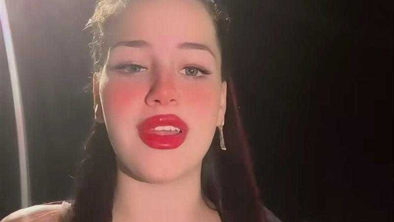 صورة بها الراقصه نور تفاحه ضمن الحديث عن سكس نور تفاحه الفن والجمال